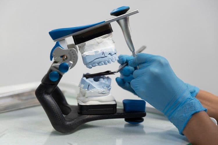 Máster de Formación Permanente en Odontología, Implantología y Periodoncia Quirúrgica